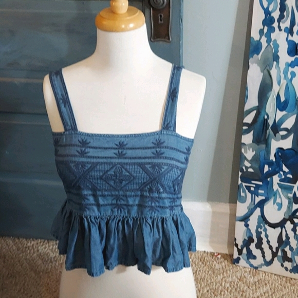 American Eagle Outfitters Tops - ‼️4/$20American Eagle chamb boho ruffle crop S